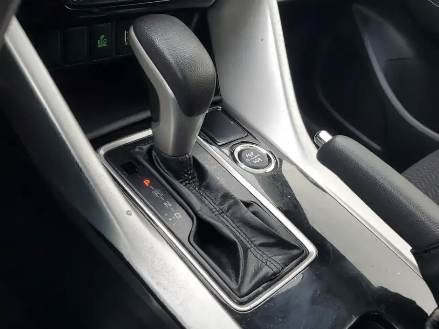 2020 /Black Mitsubishi Eclipse Cross ES (JA4AT3AA4LZ) with an 4 Cyl, 1.5L engine, 8-speed CVT transmission, located at 6064 Gull Rd, Kalamazoo, MI, 49048, (269) 222-0088, 42.328388, -85.512924 - Whether you're a Kalamazoo commuter battling unpredictable Michigan weather, a weekend adventurer heading out toward Gull Lake, or a growing household that needs one SUV to do it all, this 2020 Mitsubishi Eclipse Cross ES AWD is built for real life. With confident traction, smart safety tech, and ev - Photo#21
