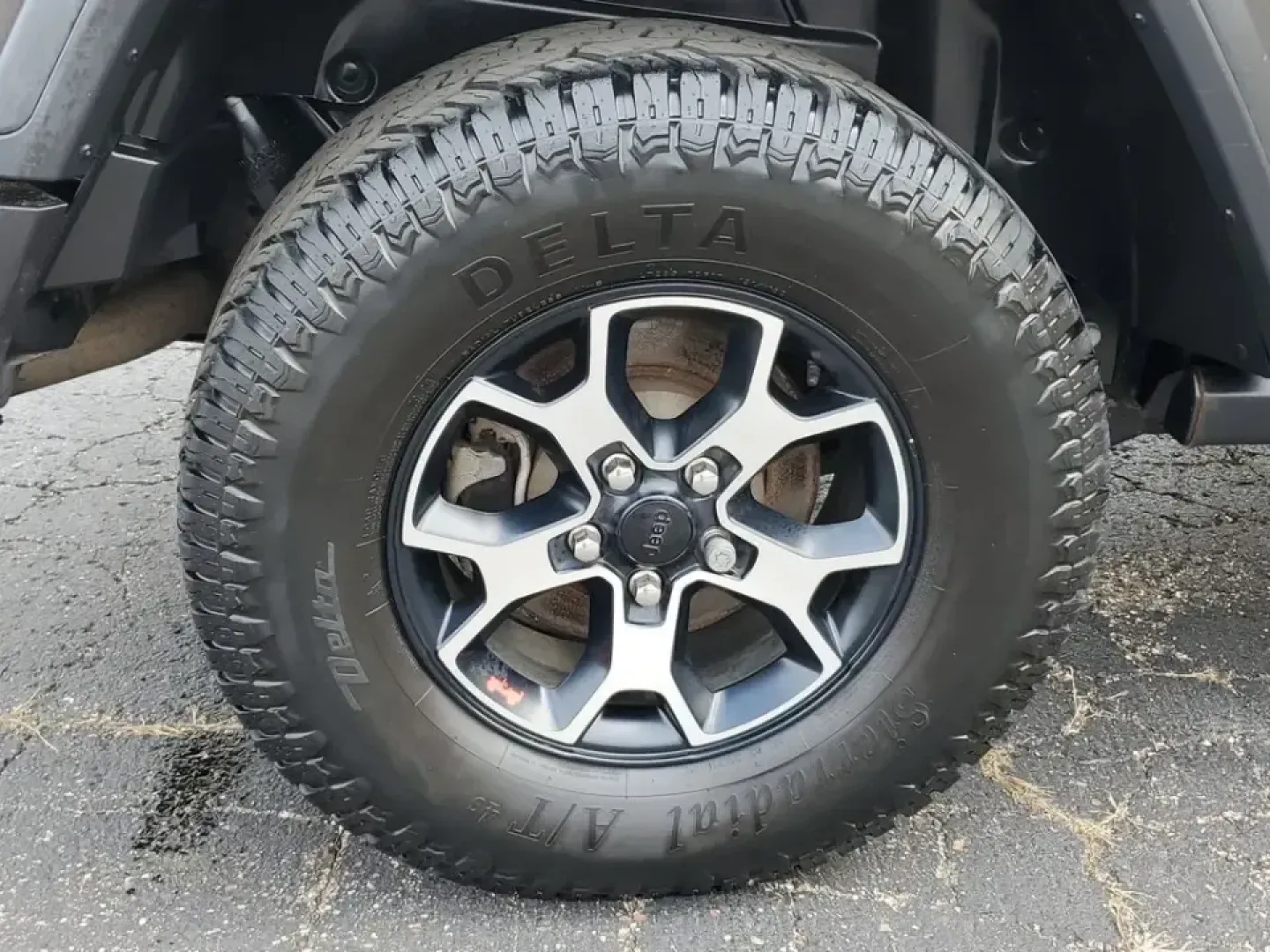 2021 /Black Jeep Wrangler Unlimited Rubicon (1C4HJXFN3MW) with an 4 Cyl, 2.0L engine, 8-speed automatic transmission, located at 6064 Gull Rd, Kalamazoo, MI, 49048, (269) 222-0088, 42.328388, -85.512924 - Whether your idea of a perfect weekend is a muddy two-track in the woods, a sunset cruise to Lake Michigan, or a snow-dusted commute across town, this 2021 Jeep Wrangler Unlimited Rubicon is built for the lifestyle that refuses to stay on pavement. With legendary Jeep capability, smart tech for ever - Photo#4
