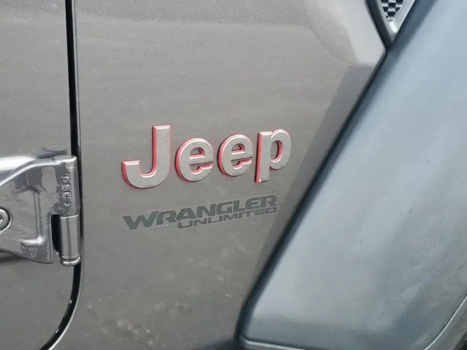 2021 /Black Jeep Wrangler Unlimited Rubicon (1C4HJXFN3MW) with an 4 Cyl, 2.0L engine, 8-speed automatic transmission, located at 6064 Gull Rd, Kalamazoo, MI, 49048, (269) 222-0088, 42.328388, -85.512924 - Whether your idea of a perfect weekend is a muddy two-track in the woods, a sunset cruise to Lake Michigan, or a snow-dusted commute across town, this 2021 Jeep Wrangler Unlimited Rubicon is built for the lifestyle that refuses to stay on pavement. With legendary Jeep capability, smart tech for ever - Photo#5