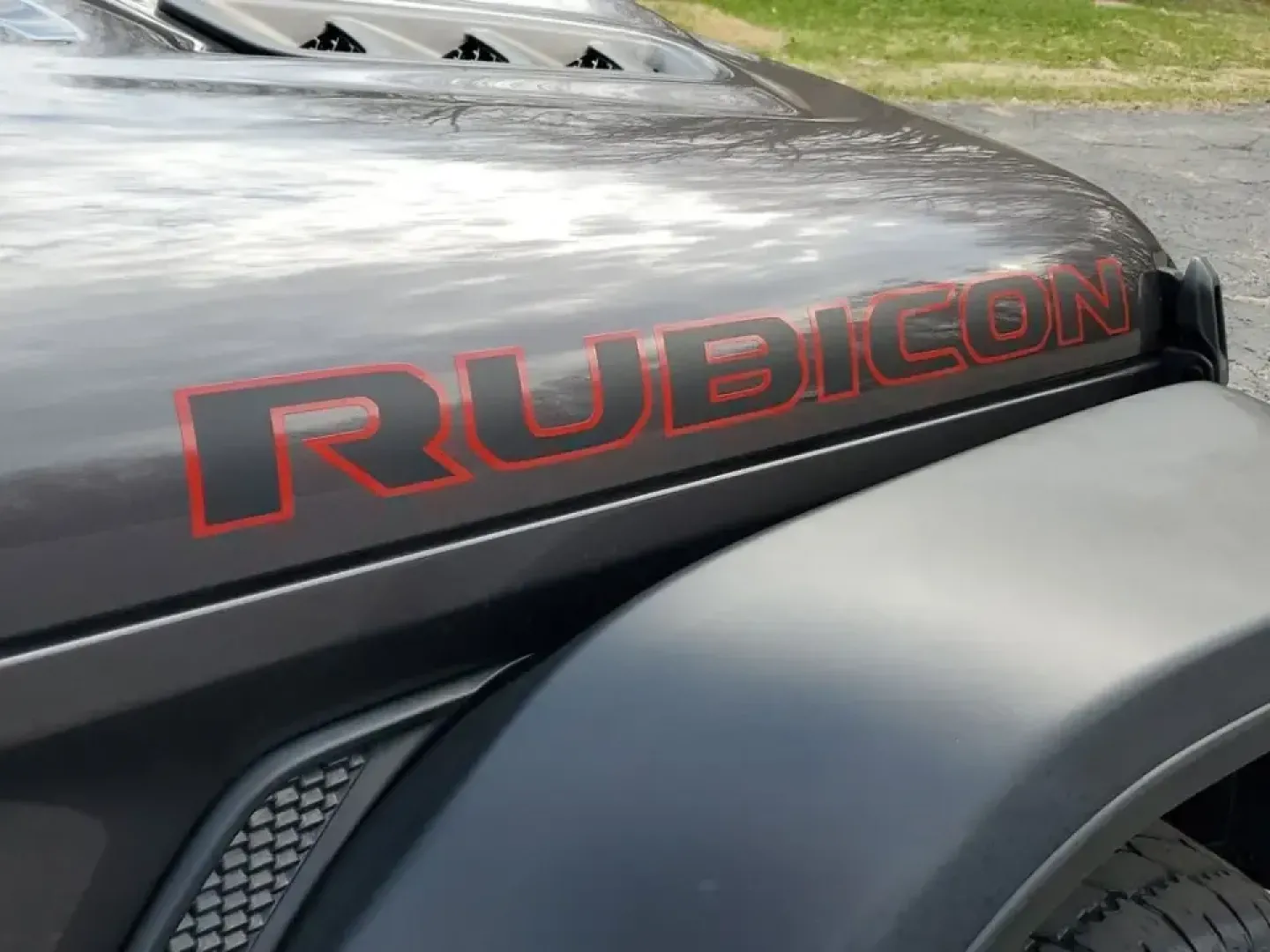 2021 /Black Jeep Wrangler Unlimited Rubicon (1C4HJXFN3MW) with an 4 Cyl, 2.0L engine, 8-speed automatic transmission, located at 6064 Gull Rd, Kalamazoo, MI, 49048, (269) 222-0088, 42.328388, -85.512924 - Whether your idea of a perfect weekend is a muddy two-track in the woods, a sunset cruise to Lake Michigan, or a snow-dusted commute across town, this 2021 Jeep Wrangler Unlimited Rubicon is built for the lifestyle that refuses to stay on pavement. With legendary Jeep capability, smart tech for ever - Photo#6
