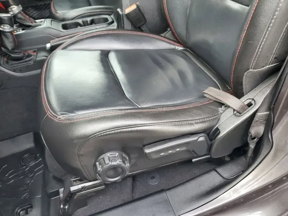 2021 /Black Jeep Wrangler Unlimited Rubicon (1C4HJXFN3MW) with an 4 Cyl, 2.0L engine, 8-speed automatic transmission, located at 6064 Gull Rd, Kalamazoo, MI, 49048, (269) 222-0088, 42.328388, -85.512924 - Whether your idea of a perfect weekend is a muddy two-track in the woods, a sunset cruise to Lake Michigan, or a snow-dusted commute across town, this 2021 Jeep Wrangler Unlimited Rubicon is built for the lifestyle that refuses to stay on pavement. With legendary Jeep capability, smart tech for ever - Photo#12