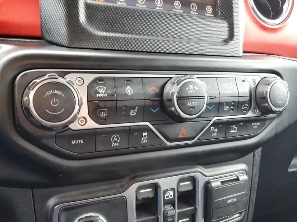 2021 /Black Jeep Wrangler Unlimited Rubicon (1C4HJXFN3MW) with an 4 Cyl, 2.0L engine, 8-speed automatic transmission, located at 6064 Gull Rd, Kalamazoo, MI, 49048, (269) 222-0088, 42.328388, -85.512924 - Whether your idea of a perfect weekend is a muddy two-track in the woods, a sunset cruise to Lake Michigan, or a snow-dusted commute across town, this 2021 Jeep Wrangler Unlimited Rubicon is built for the lifestyle that refuses to stay on pavement. With legendary Jeep capability, smart tech for ever - Photo#22