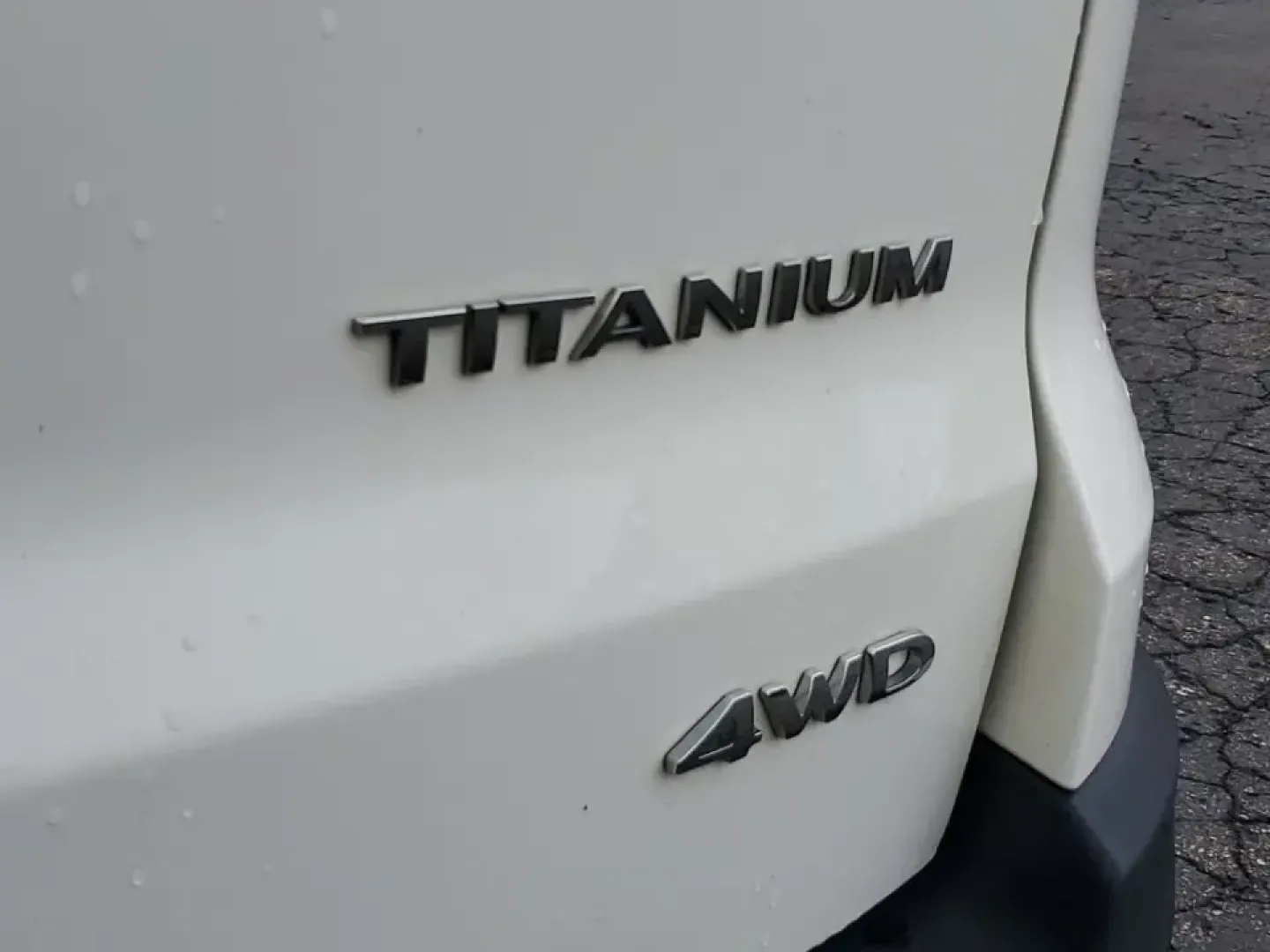 2020 /Ebony Black Ford Ecosport Titanium (MAJ6S3KL1LC) with an 4 Cyl, 2.0L engine, 6-speed automatic transmission, located at 6064 Gull Rd, Kalamazoo, MI, 49048, (269) 222-0088, 42.328388, -85.512924 - Whether your week is packed with long commutes down Gull Road, quick school drop-offs near Comstock, or spontaneous weekend escapes to the Kalamazoo River Valley Trail, this 2020 Ford EcoSport Titanium 4WD is built for real-life flexibility. It's the kind of compact SUV that fits easily into downtow - Photo#6