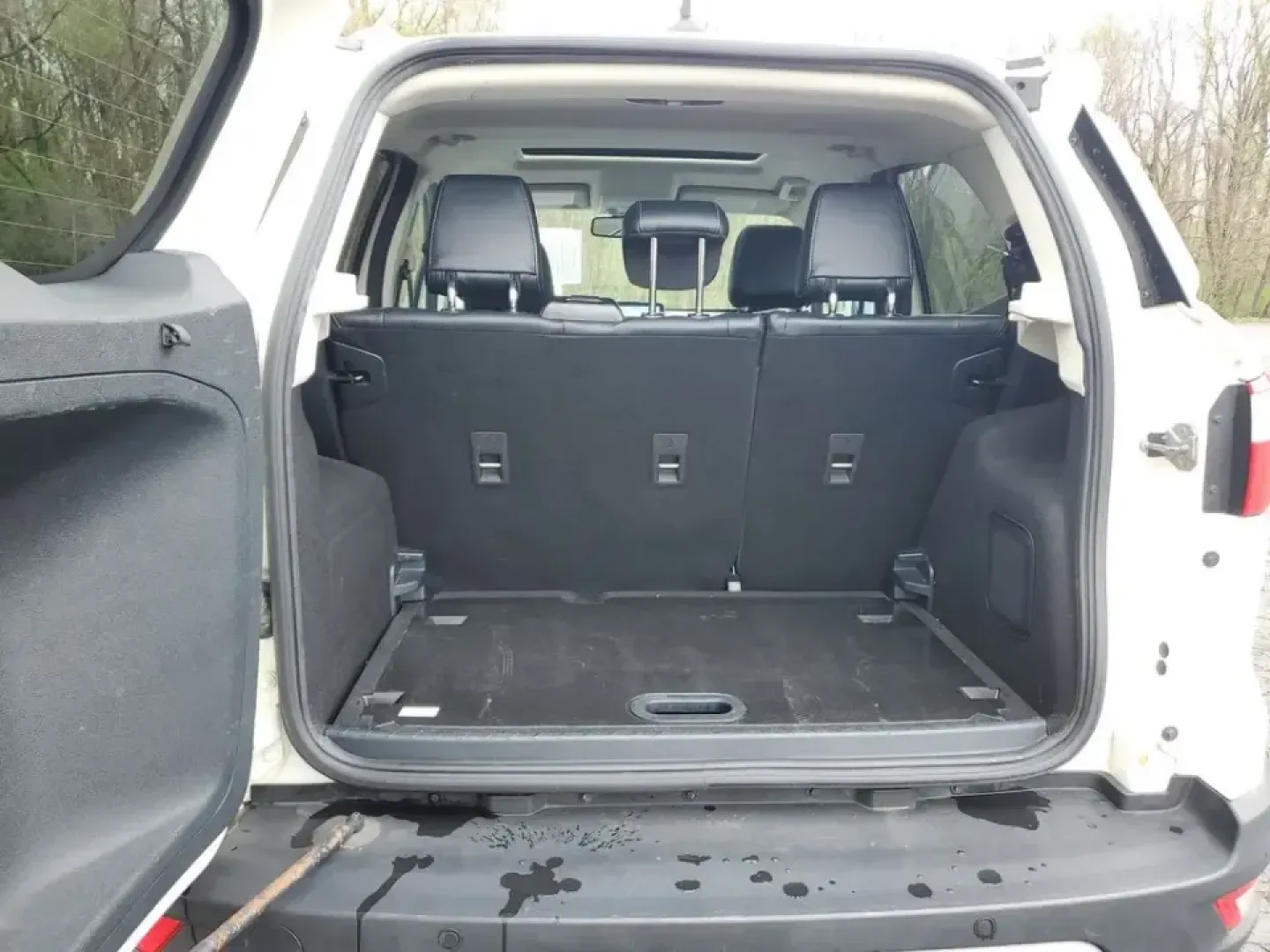 2020 /Ebony Black Ford Ecosport Titanium (MAJ6S3KL1LC) with an 4 Cyl, 2.0L engine, 6-speed automatic transmission, located at 6064 Gull Rd, Kalamazoo, MI, 49048, (269) 222-0088, 42.328388, -85.512924 - Whether your week is packed with long commutes down Gull Road, quick school drop-offs near Comstock, or spontaneous weekend escapes to the Kalamazoo River Valley Trail, this 2020 Ford EcoSport Titanium 4WD is built for real-life flexibility. It's the kind of compact SUV that fits easily into downtow - Photo#7