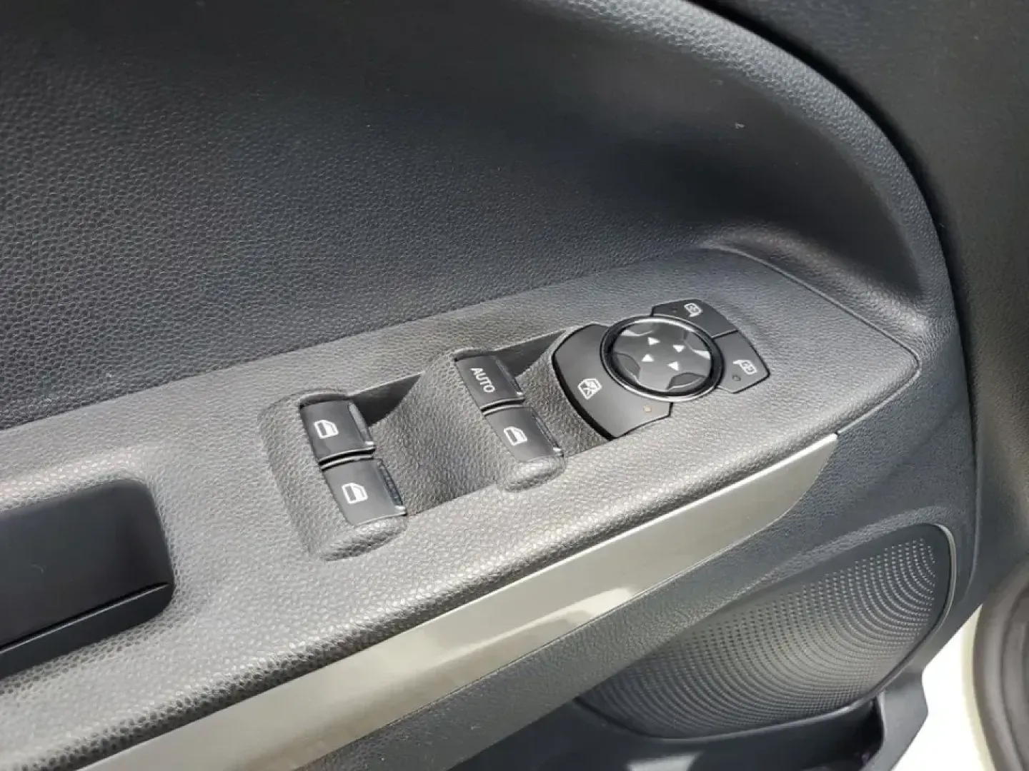 2020 /Ebony Black Ford Ecosport Titanium (MAJ6S3KL1LC) with an 4 Cyl, 2.0L engine, 6-speed automatic transmission, located at 6064 Gull Rd, Kalamazoo, MI, 49048, (269) 222-0088, 42.328388, -85.512924 - Whether your week is packed with long commutes down Gull Road, quick school drop-offs near Comstock, or spontaneous weekend escapes to the Kalamazoo River Valley Trail, this 2020 Ford EcoSport Titanium 4WD is built for real-life flexibility. It's the kind of compact SUV that fits easily into downtow - Photo#12