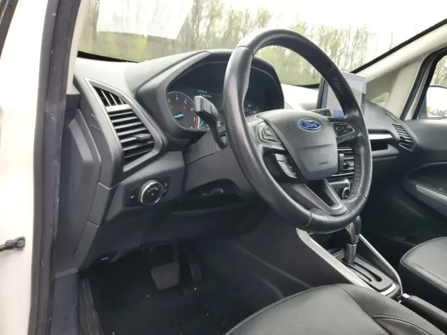 2020 /Ebony Black Ford Ecosport Titanium (MAJ6S3KL1LC) with an 4 Cyl, 2.0L engine, 6-speed automatic transmission, located at 6064 Gull Rd, Kalamazoo, MI, 49048, (269) 222-0088, 42.328388, -85.512924 - Whether your week is packed with long commutes down Gull Road, quick school drop-offs near Comstock, or spontaneous weekend escapes to the Kalamazoo River Valley Trail, this 2020 Ford EcoSport Titanium 4WD is built for real-life flexibility. It's the kind of compact SUV that fits easily into downtow - Photo#16