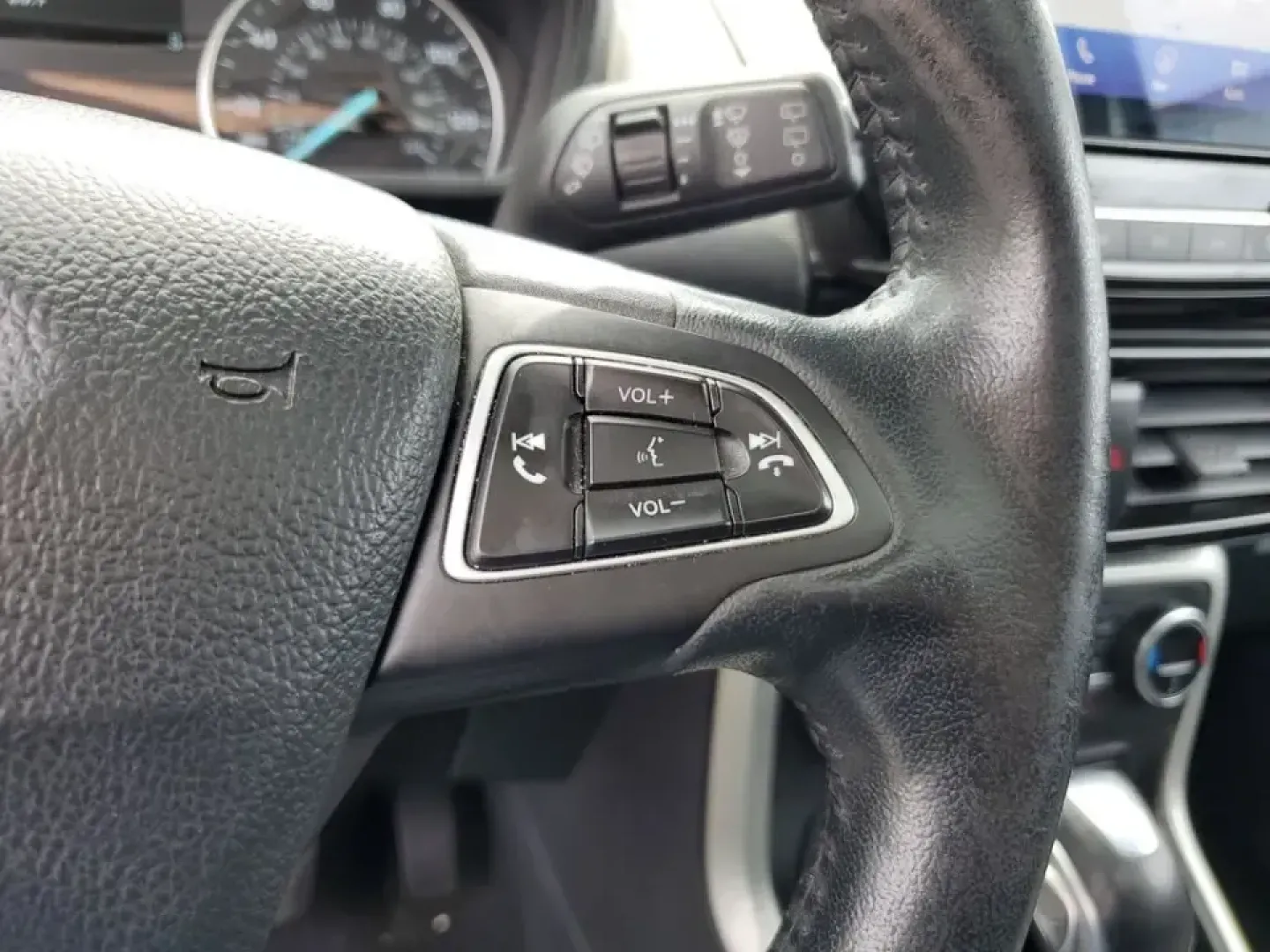 2020 /Ebony Black Ford Ecosport Titanium (MAJ6S3KL1LC) with an 4 Cyl, 2.0L engine, 6-speed automatic transmission, located at 6064 Gull Rd, Kalamazoo, MI, 49048, (269) 222-0088, 42.328388, -85.512924 - Whether your week is packed with long commutes down Gull Road, quick school drop-offs near Comstock, or spontaneous weekend escapes to the Kalamazoo River Valley Trail, this 2020 Ford EcoSport Titanium 4WD is built for real-life flexibility. It's the kind of compact SUV that fits easily into downtow - Photo#20