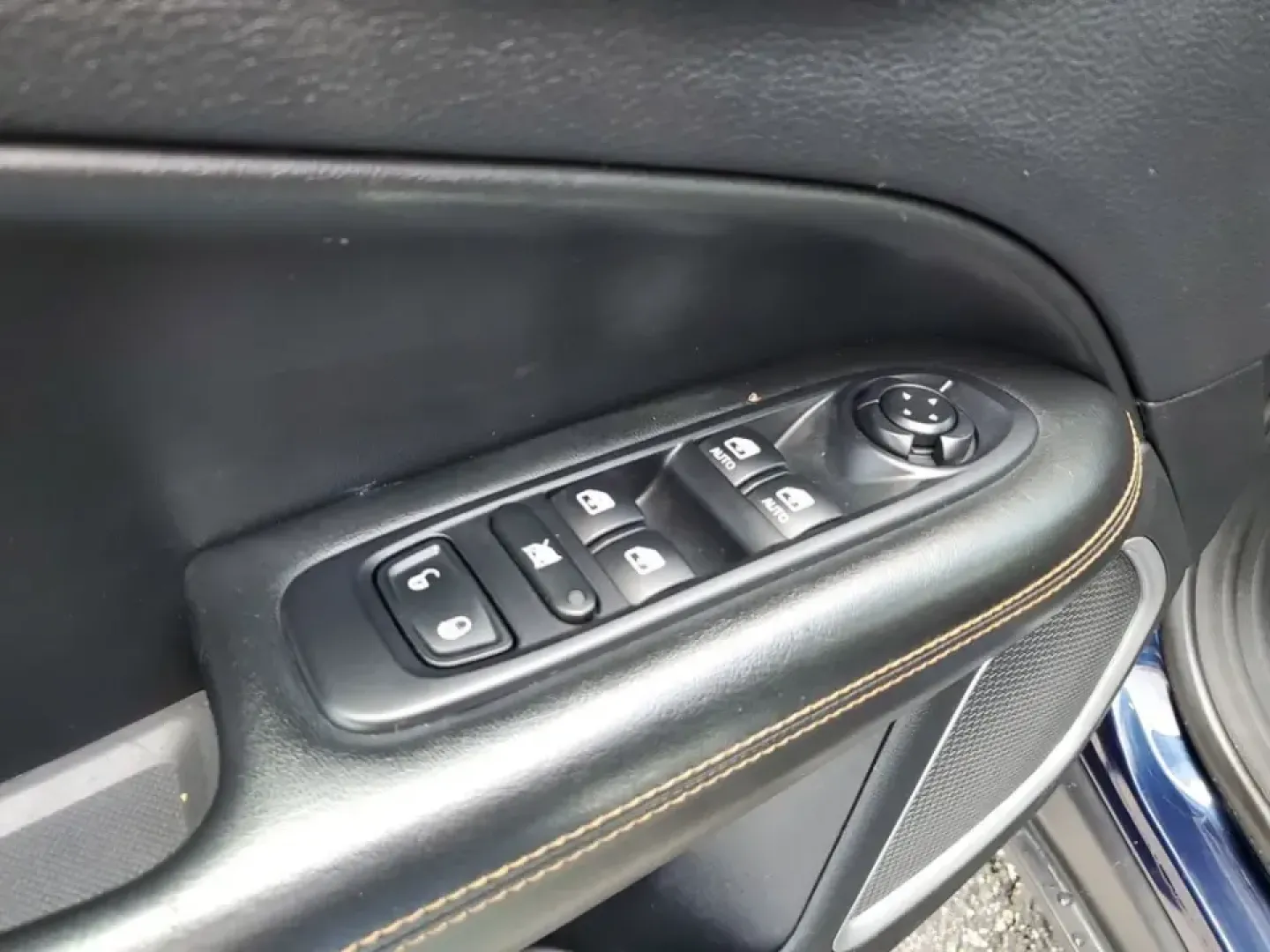 2019 /Black Jeep Compass Limited (3C4NJDCB1KT) with an 4 Cyl, 2.4L engine, 9-speed automatic transmission, located at 6064 Gull Rd, Kalamazoo, MI, 49048, (269) 222-0088, 42.328388, -85.512924 - Whether your weekends include a quick escape to the lakes, a snowy commute across town, or packing up for a family road trip, this 2019 Jeep Compass Limited 4WD is built for the Kalamazoo lifestyle-comfortable for everyday errands and confident when Michigan weather turns unpredictable. Finished in - Photo#12