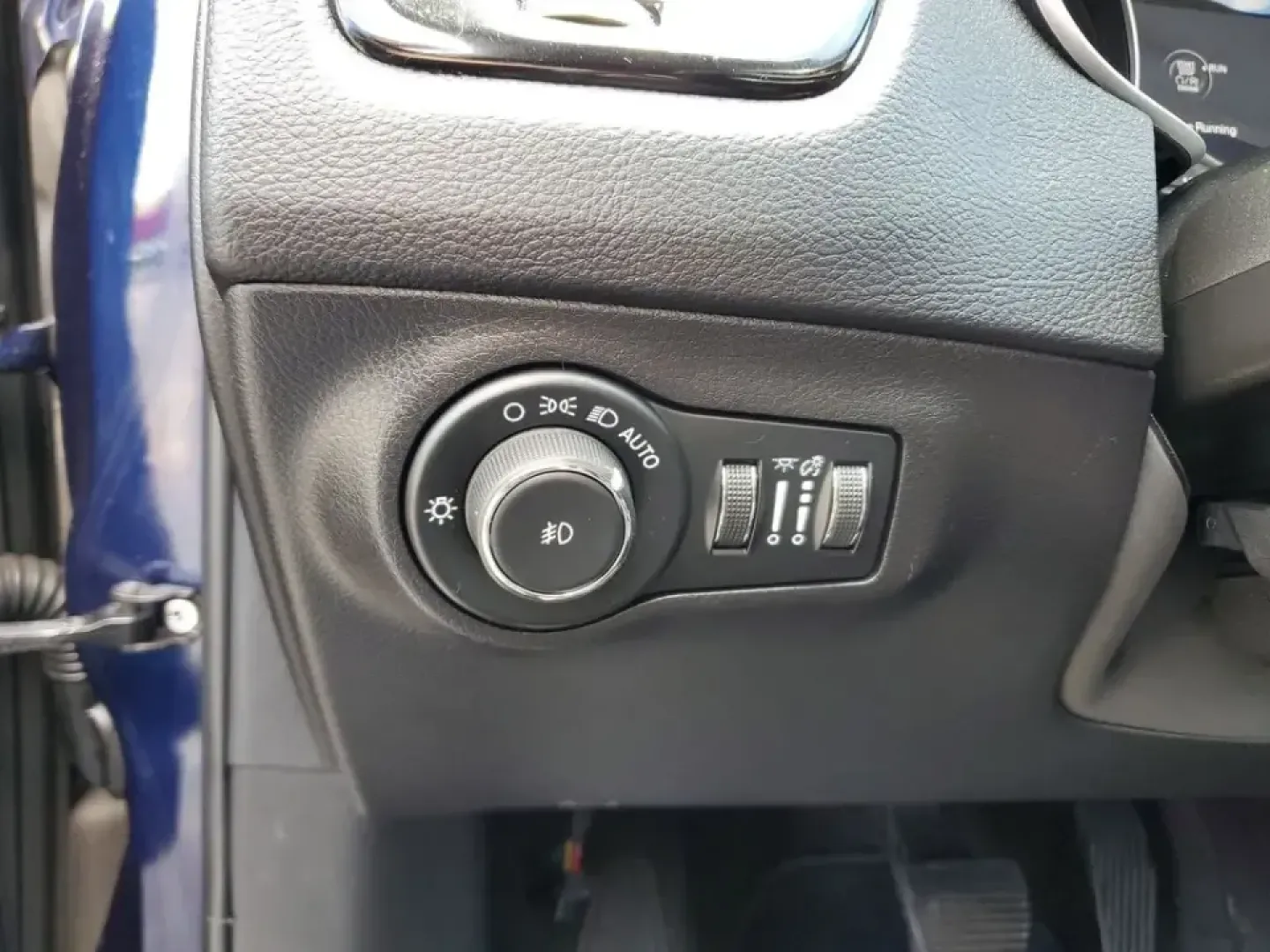 2019 /Black Jeep Compass Limited (3C4NJDCB1KT) with an 4 Cyl, 2.4L engine, 9-speed automatic transmission, located at 6064 Gull Rd, Kalamazoo, MI, 49048, (269) 222-0088, 42.328388, -85.512924 - Whether your weekends include a quick escape to the lakes, a snowy commute across town, or packing up for a family road trip, this 2019 Jeep Compass Limited 4WD is built for the Kalamazoo lifestyle-comfortable for everyday errands and confident when Michigan weather turns unpredictable. Finished in - Photo#16