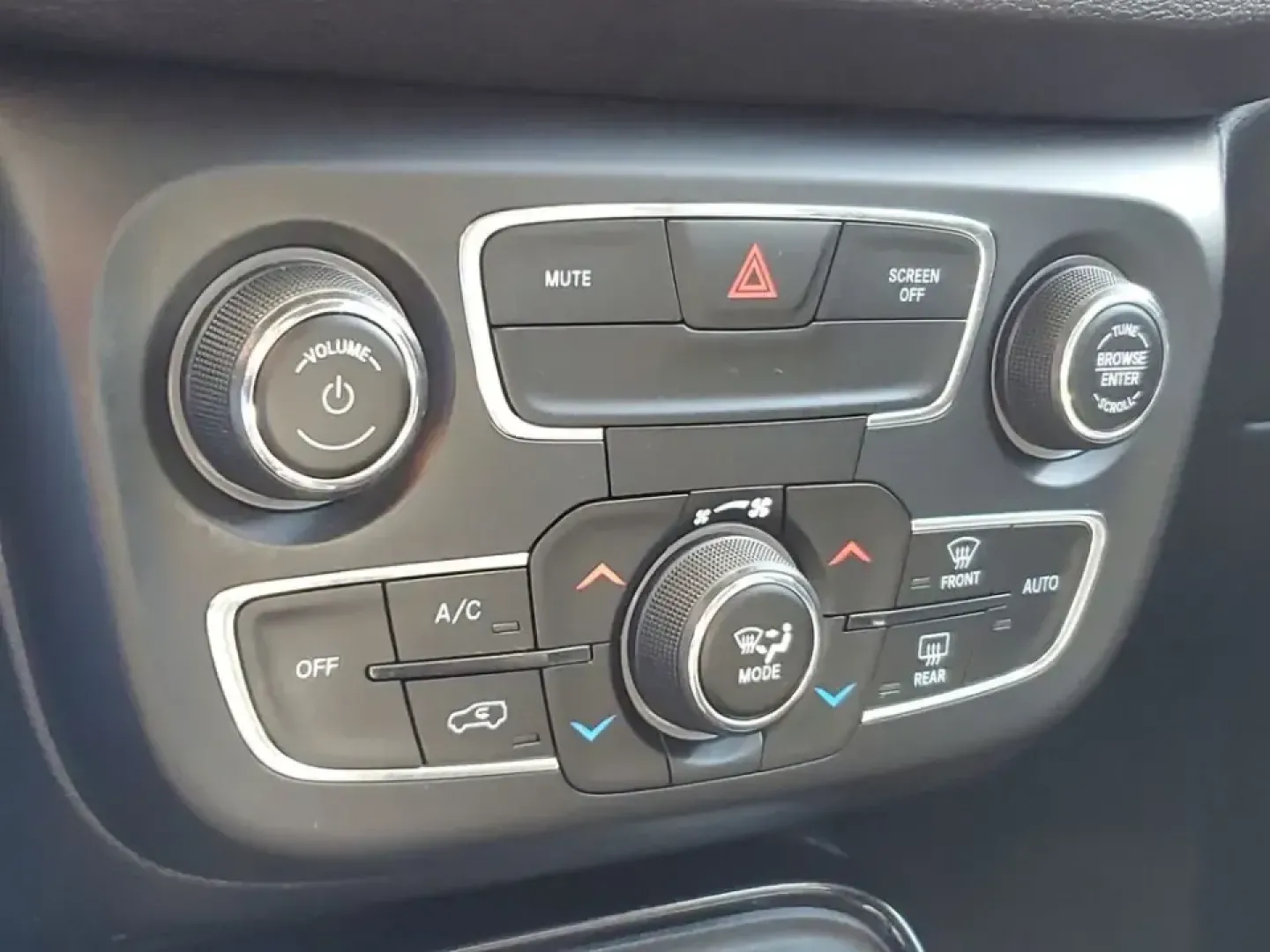 2019 /Black Jeep Compass Limited (3C4NJDCB1KT) with an 4 Cyl, 2.4L engine, 9-speed automatic transmission, located at 6064 Gull Rd, Kalamazoo, MI, 49048, (269) 222-0088, 42.328388, -85.512924 - Whether your weekends include a quick escape to the lakes, a snowy commute across town, or packing up for a family road trip, this 2019 Jeep Compass Limited 4WD is built for the Kalamazoo lifestyle-comfortable for everyday errands and confident when Michigan weather turns unpredictable. Finished in - Photo#23