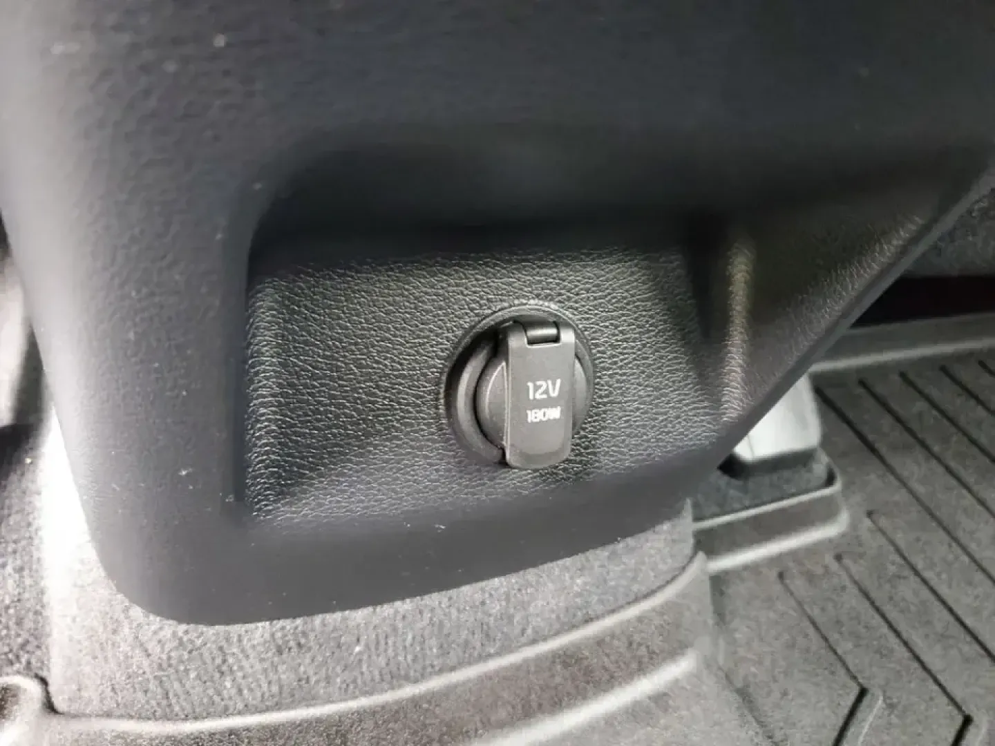 2022 /Black Kia Telluride EX (5XYP34HC3NG) with an V6, 3.8L engine, 8-speed automatic transmission, located at 6064 Gull Rd, Kalamazoo, MI, 49048, (269) 222-0088, 42.328388, -85.512924 - Picture the next Lake Michigan weekend, a kids' sports tournament run, or a smooth daily commute down Gull Road-all in one SUV that feels upscale, confident, and ready for real life. This 2022 Kia Telluride EX in Ebony Black is built for drivers who want three-row versatility without giving up comfo - Photo#10