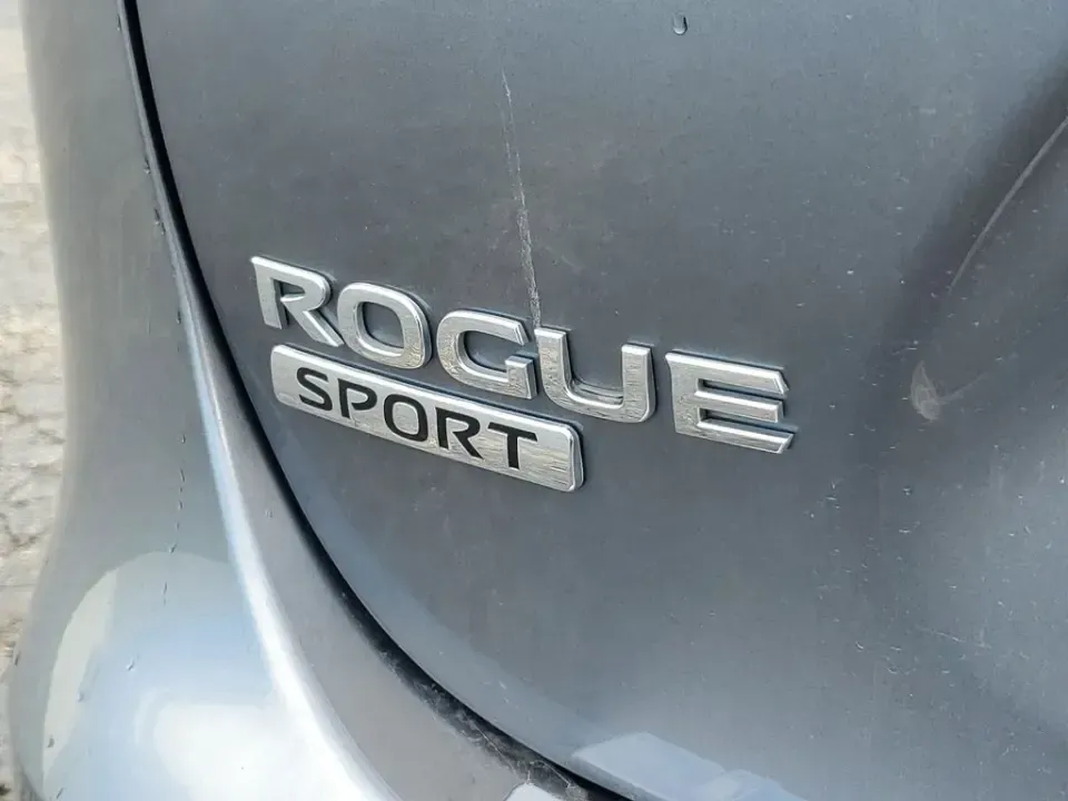 2022 /Charcoal Nissan Rogue SV (JN1BJ1BW8NW) with an 4 Cyl, 2.0L engine, CVT transmission, located at 6064 Gull Rd, Kalamazoo, MI, 49048, (269) 222-0088, 42.328388, -85.512924 - Whether your weeks are packed with long commutes up and down I-94, school drop-offs in Milwood, or spontaneous weekend escapes to Lake Michigan, this 2022 Nissan Rogue SV AWD is built to keep life moving comfortably and confidently. With its practical SUV layout, smart safety tech, and all-weather c - Photo#5