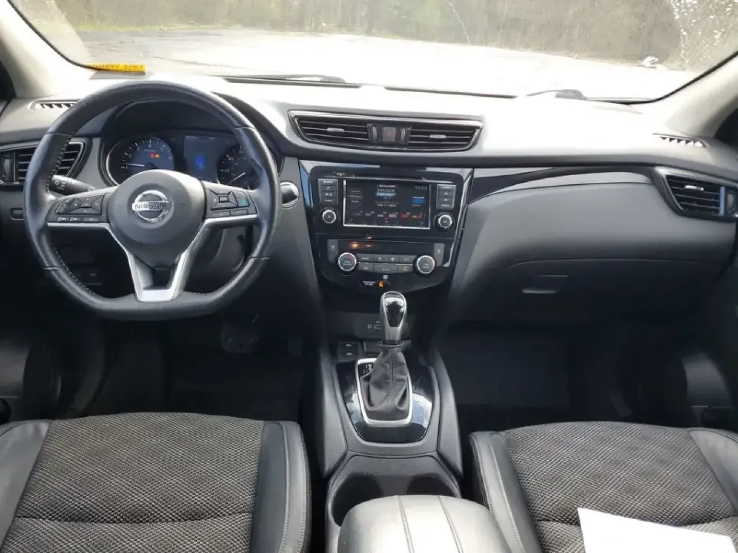 2022 /Charcoal Nissan Rogue SV (JN1BJ1BW8NW) with an 4 Cyl, 2.0L engine, CVT transmission, located at 6064 Gull Rd, Kalamazoo, MI, 49048, (269) 222-0088, 42.328388, -85.512924 - Whether your weeks are packed with long commutes up and down I-94, school drop-offs in Milwood, or spontaneous weekend escapes to Lake Michigan, this 2022 Nissan Rogue SV AWD is built to keep life moving comfortably and confidently. With its practical SUV layout, smart safety tech, and all-weather c - Photo#9