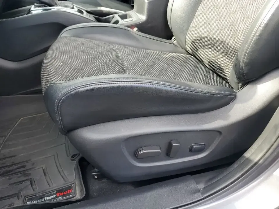 2022 /Charcoal Nissan Rogue SV (JN1BJ1BW8NW) with an 4 Cyl, 2.0L engine, CVT transmission, located at 6064 Gull Rd, Kalamazoo, MI, 49048, (269) 222-0088, 42.328388, -85.512924 - Whether your weeks are packed with long commutes up and down I-94, school drop-offs in Milwood, or spontaneous weekend escapes to Lake Michigan, this 2022 Nissan Rogue SV AWD is built to keep life moving comfortably and confidently. With its practical SUV layout, smart safety tech, and all-weather c - Photo#13