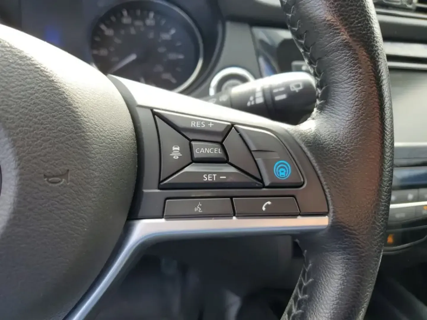 2022 /Charcoal Nissan Rogue SV (JN1BJ1BW8NW) with an 4 Cyl, 2.0L engine, CVT transmission, located at 6064 Gull Rd, Kalamazoo, MI, 49048, (269) 222-0088, 42.328388, -85.512924 - Whether your weeks are packed with long commutes up and down I-94, school drop-offs in Milwood, or spontaneous weekend escapes to Lake Michigan, this 2022 Nissan Rogue SV AWD is built to keep life moving comfortably and confidently. With its practical SUV layout, smart safety tech, and all-weather c - Photo#19