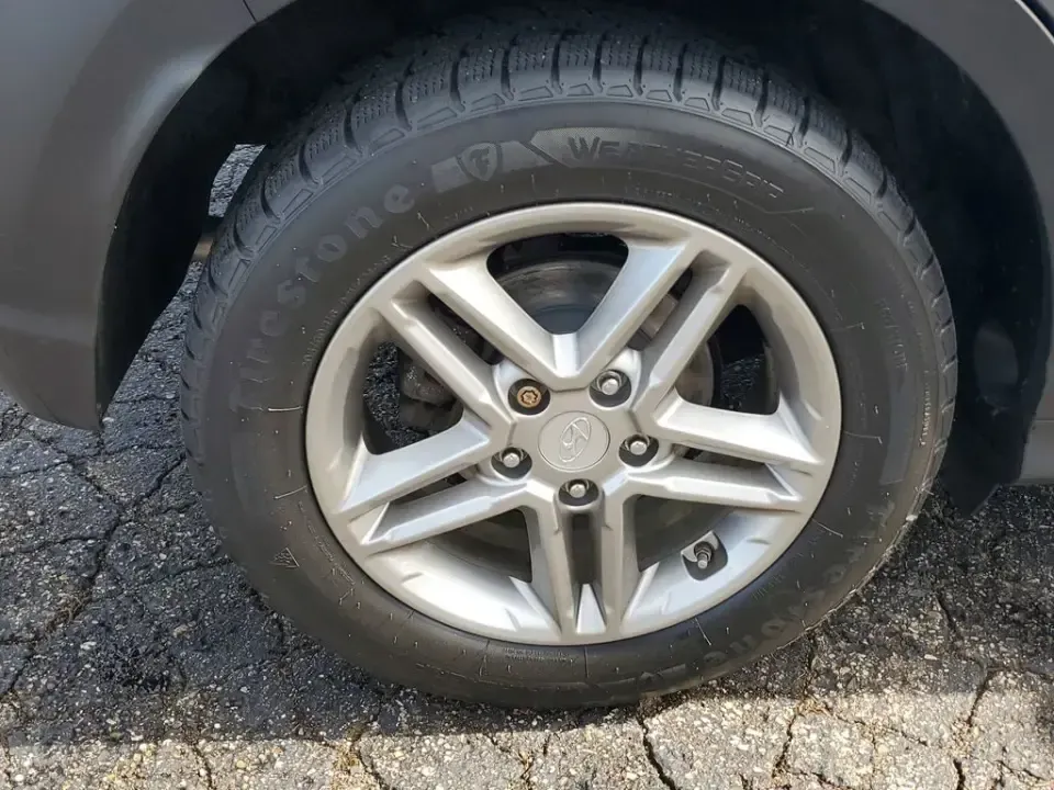 2021 Hyundai Kona SE (KM8K12AA9MU) with an 4 Cyl, 2.0L engine, Automatic transmission, located at 6064 Gull Rd, Kalamazoo, MI, 49048, (269) 222-0088, 42.328388, -85.512924 - For commuters who want easy parking downtown, weekend explorers headed to Lake Michigan, and growing families who need flexible cargo space, this 2021 Hyundai Kona SE is the kind of small SUV that fits real life in Kalamazoo. With its efficient size, confident road manners, and smart tech, it's read - Photo#4