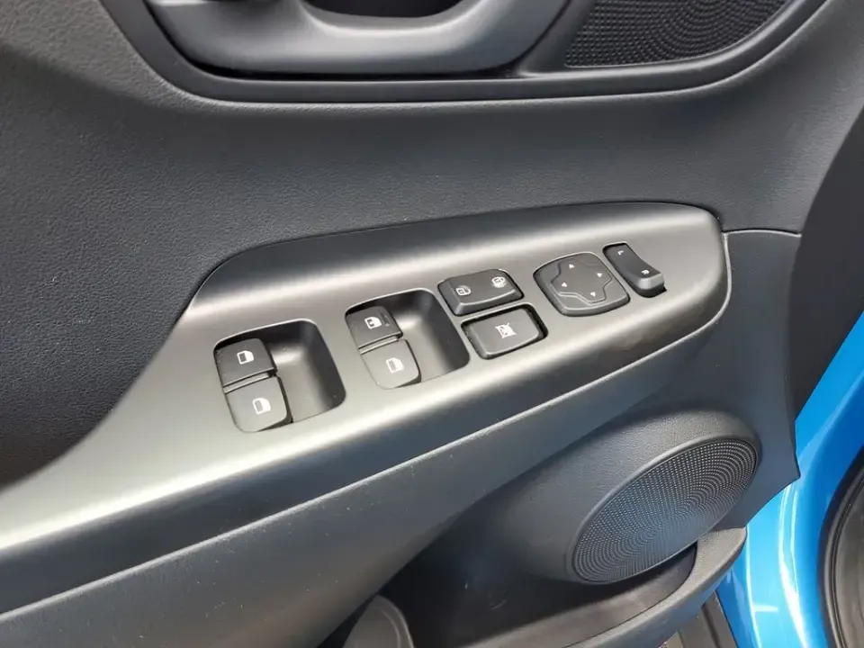 2021 Hyundai Kona SE (KM8K12AA9MU) with an 4 Cyl, 2.0L engine, Automatic transmission, located at 6064 Gull Rd, Kalamazoo, MI, 49048, (269) 222-0088, 42.328388, -85.512924 - For commuters who want easy parking downtown, weekend explorers headed to Lake Michigan, and growing families who need flexible cargo space, this 2021 Hyundai Kona SE is the kind of small SUV that fits real life in Kalamazoo. With its efficient size, confident road manners, and smart tech, it's read - Photo#10