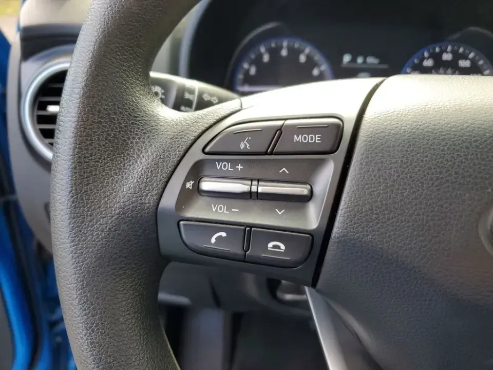 2021 Hyundai Kona SE (KM8K12AA9MU) with an 4 Cyl, 2.0L engine, Automatic transmission, located at 6064 Gull Rd, Kalamazoo, MI, 49048, (269) 222-0088, 42.328388, -85.512924 - For commuters who want easy parking downtown, weekend explorers headed to Lake Michigan, and growing families who need flexible cargo space, this 2021 Hyundai Kona SE is the kind of small SUV that fits real life in Kalamazoo. With its efficient size, confident road manners, and smart tech, it's read - Photo#15