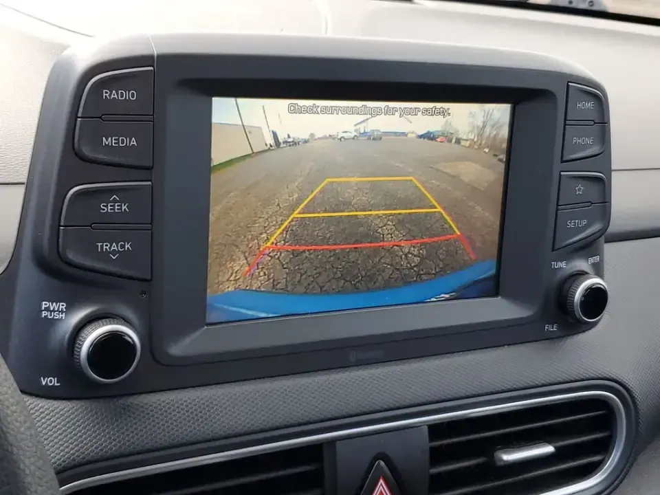 2021 Hyundai Kona SE (KM8K12AA9MU) with an 4 Cyl, 2.0L engine, Automatic transmission, located at 6064 Gull Rd, Kalamazoo, MI, 49048, (269) 222-0088, 42.328388, -85.512924 - For commuters who want easy parking downtown, weekend explorers headed to Lake Michigan, and growing families who need flexible cargo space, this 2021 Hyundai Kona SE is the kind of small SUV that fits real life in Kalamazoo. With its efficient size, confident road manners, and smart tech, it's read - Photo#19