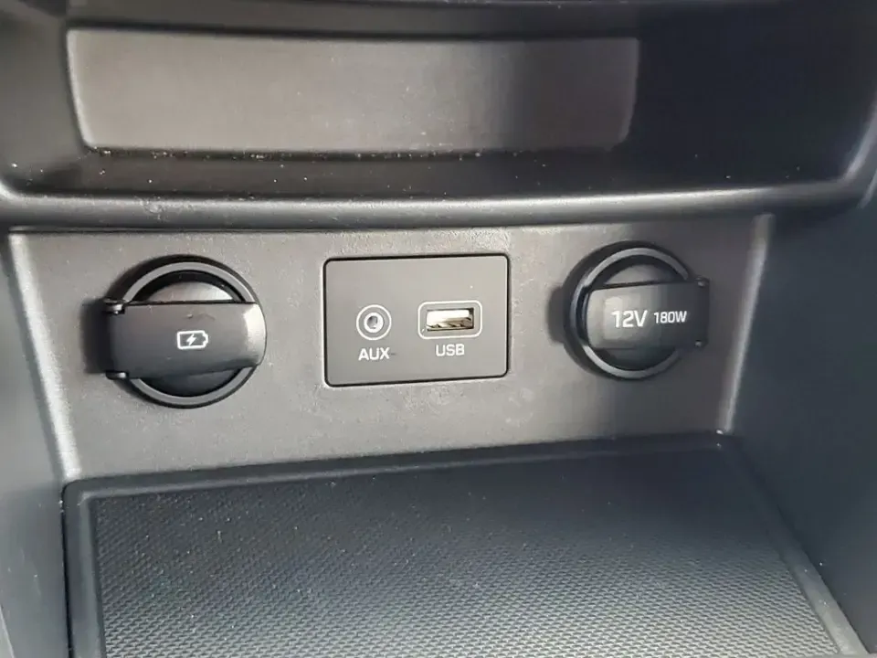 2021 Hyundai Kona SE (KM8K12AA9MU) with an 4 Cyl, 2.0L engine, Automatic transmission, located at 6064 Gull Rd, Kalamazoo, MI, 49048, (269) 222-0088, 42.328388, -85.512924 - For commuters who want easy parking downtown, weekend explorers headed to Lake Michigan, and growing families who need flexible cargo space, this 2021 Hyundai Kona SE is the kind of small SUV that fits real life in Kalamazoo. With its efficient size, confident road manners, and smart tech, it's read - Photo#21