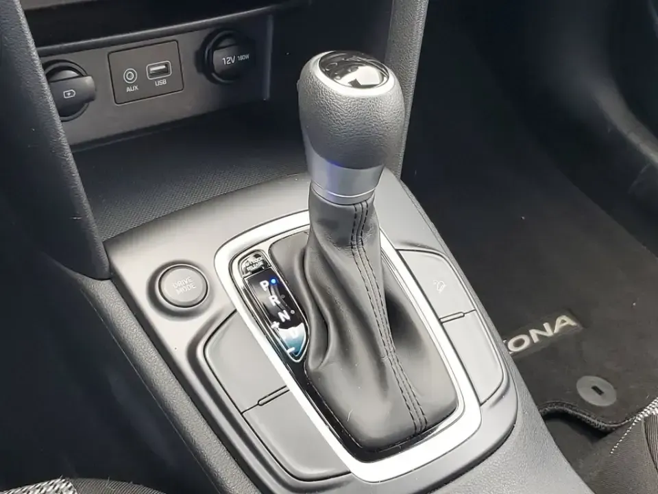 2021 Hyundai Kona SE (KM8K12AA9MU) with an 4 Cyl, 2.0L engine, Automatic transmission, located at 6064 Gull Rd, Kalamazoo, MI, 49048, (269) 222-0088, 42.328388, -85.512924 - For commuters who want easy parking downtown, weekend explorers headed to Lake Michigan, and growing families who need flexible cargo space, this 2021 Hyundai Kona SE is the kind of small SUV that fits real life in Kalamazoo. With its efficient size, confident road manners, and smart tech, it's read - Photo#22