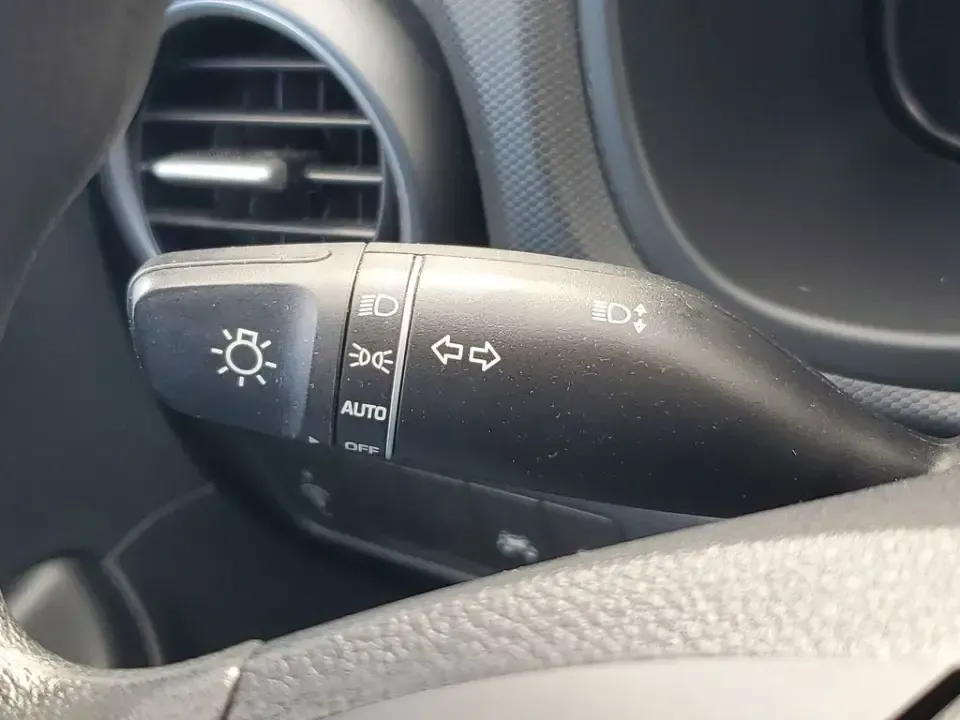 2021 Hyundai Kona SE (KM8K12AA9MU) with an 4 Cyl, 2.0L engine, Automatic transmission, located at 6064 Gull Rd, Kalamazoo, MI, 49048, (269) 222-0088, 42.328388, -85.512924 - For commuters who want easy parking downtown, weekend explorers headed to Lake Michigan, and growing families who need flexible cargo space, this 2021 Hyundai Kona SE is the kind of small SUV that fits real life in Kalamazoo. With its efficient size, confident road manners, and smart tech, it's read - Photo#23