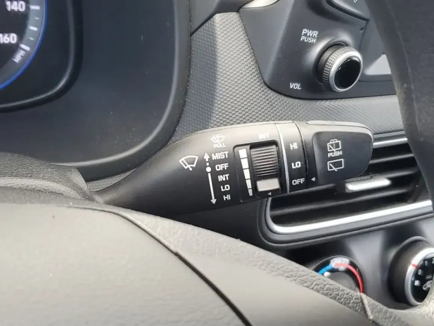 2021 Hyundai Kona SE (KM8K12AA9MU) with an 4 Cyl, 2.0L engine, Automatic transmission, located at 6064 Gull Rd, Kalamazoo, MI, 49048, (269) 222-0088, 42.328388, -85.512924 - For commuters who want easy parking downtown, weekend explorers headed to Lake Michigan, and growing families who need flexible cargo space, this 2021 Hyundai Kona SE is the kind of small SUV that fits real life in Kalamazoo. With its efficient size, confident road manners, and smart tech, it's read - Photo#24