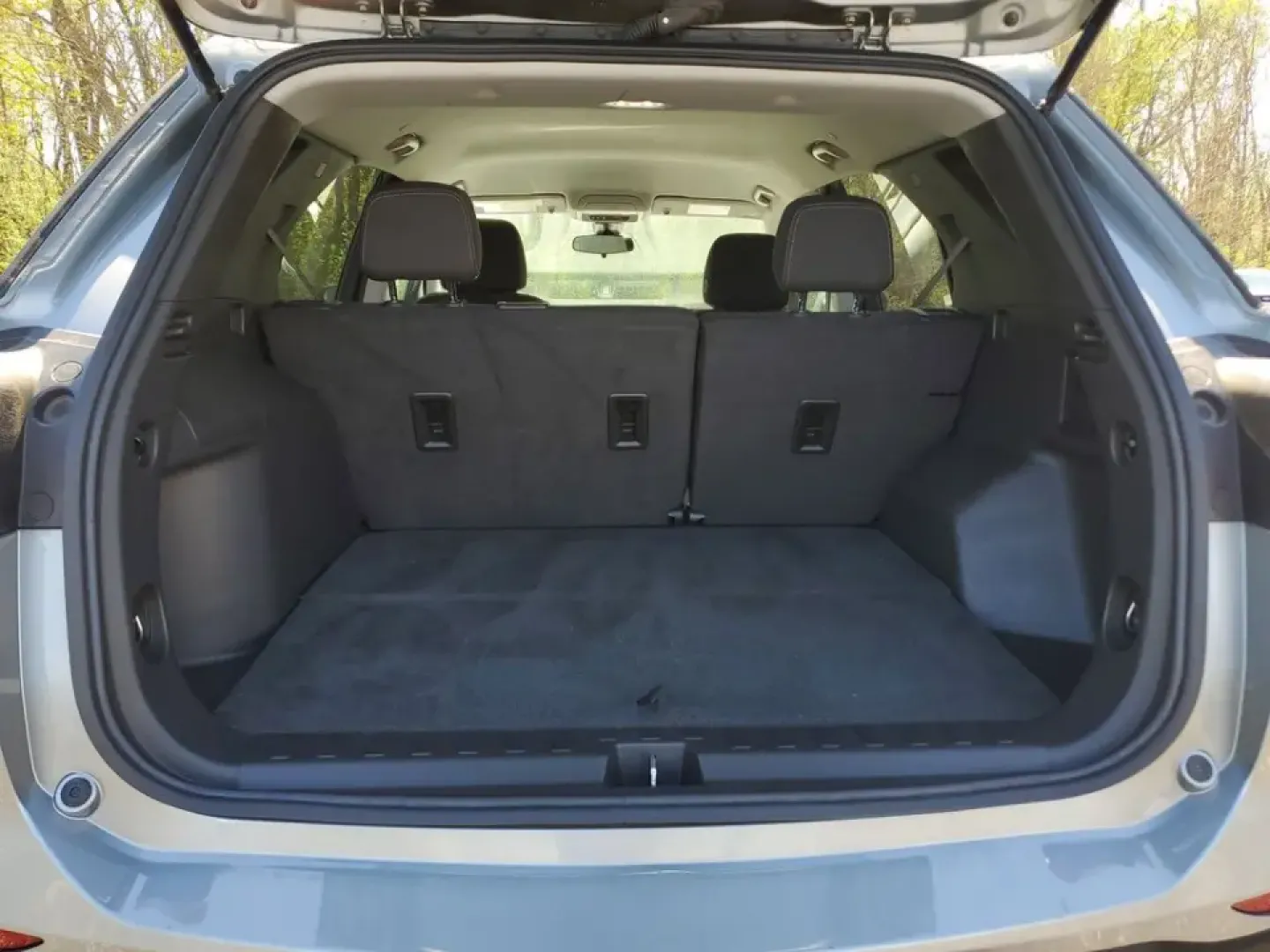 2023 /Medium Ash Gray Chevrolet Equinox LT 2WD (3GNAXKEG9PS) with an 1.5L L4 DOHC 16V TURBO engine, 6A transmission, located at 6064 Gull Rd, Kalamazoo, MI, 49048, (269) 222-0088, 42.328388, -85.512924 - Pack up for a Lake Michigan weekend, glide through a daily I-94 commute, or handle school drop-offs around town with an SUV that fits real life: this **2023 Chevrolet Equinox LT** blends comfort, modern tech, and practical fuel-saving performance in a size that's easy to park downtown yet roomy enou- Photo#6