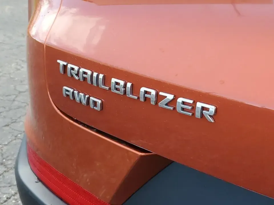 2023 /Jet Black w/Arizona Accents Chevrolet TrailBlazer ACTIV (KL79MSSL8PB) with an 3 Cyl, 1.3L engine, 9-speed automatic transmission, located at 6064 Gull Rd, Kalamazoo, MI, 49048, (269) 222-0088, 42.328388, -85.512924 - Pack up the gear, load the family, and point the nose toward a Michigan weekend-this 2023 Chevrolet TrailBlazer ACTIV AWD is the kind of small SUV that makes everyday commuting and spontaneous road trips feel effortless. With its bold Vivid Orange Metallic paint, confident stance, and adventure-read - Photo#5
