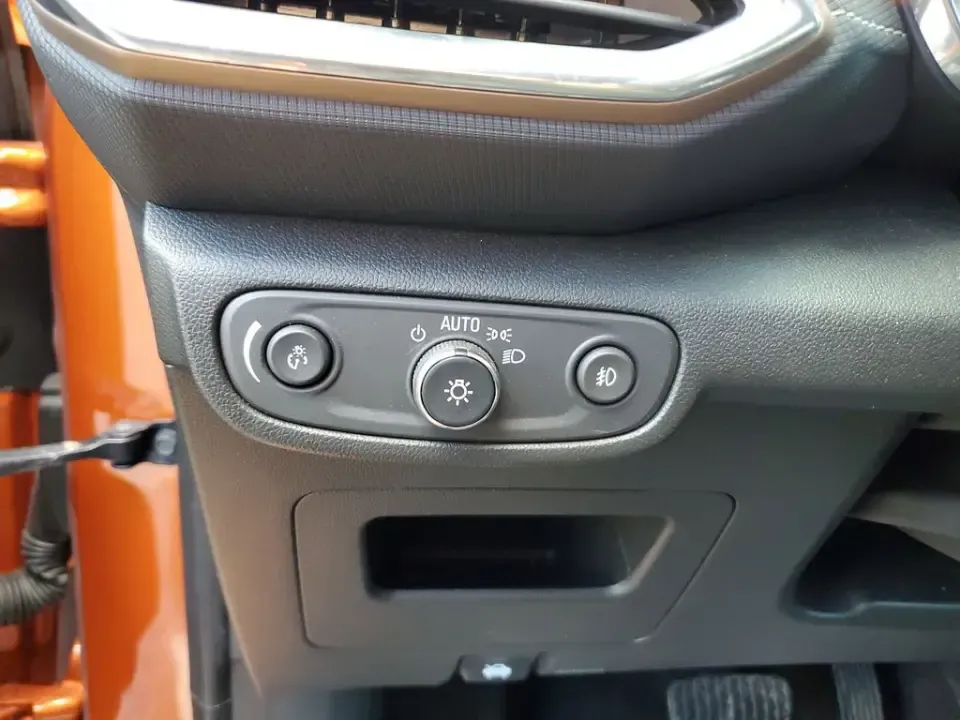 2023 /Jet Black w/Arizona Accents Chevrolet TrailBlazer ACTIV (KL79MSSL8PB) with an 3 Cyl, 1.3L engine, 9-speed automatic transmission, located at 6064 Gull Rd, Kalamazoo, MI, 49048, (269) 222-0088, 42.328388, -85.512924 - Pack up the gear, load the family, and point the nose toward a Michigan weekend-this 2023 Chevrolet TrailBlazer ACTIV AWD is the kind of small SUV that makes everyday commuting and spontaneous road trips feel effortless. With its bold Vivid Orange Metallic paint, confident stance, and adventure-read - Photo#16