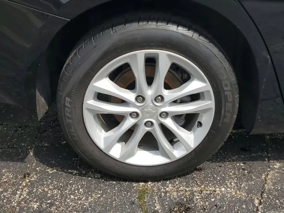 2020 /Jet Black Chevrolet Malibu LT (1G1ZD5ST3LF) with an 4 Cyl, 1.5L engine, CVT transmission, located at 6064 Gull Rd, Kalamazoo, MI, 49048, (269) 222-0088, 42.328388, -85.512924 - Need a smart, comfortable sedan that makes everyday life easier-whether you're commuting down Gull Rd to work, cruising I-94 toward Battle Creek, or planning a weekend date night downtown near Bronson Park? This 2020 Chevrolet Malibu LT is the kind of practical, stylish ride that fits real life in K - Photo#4