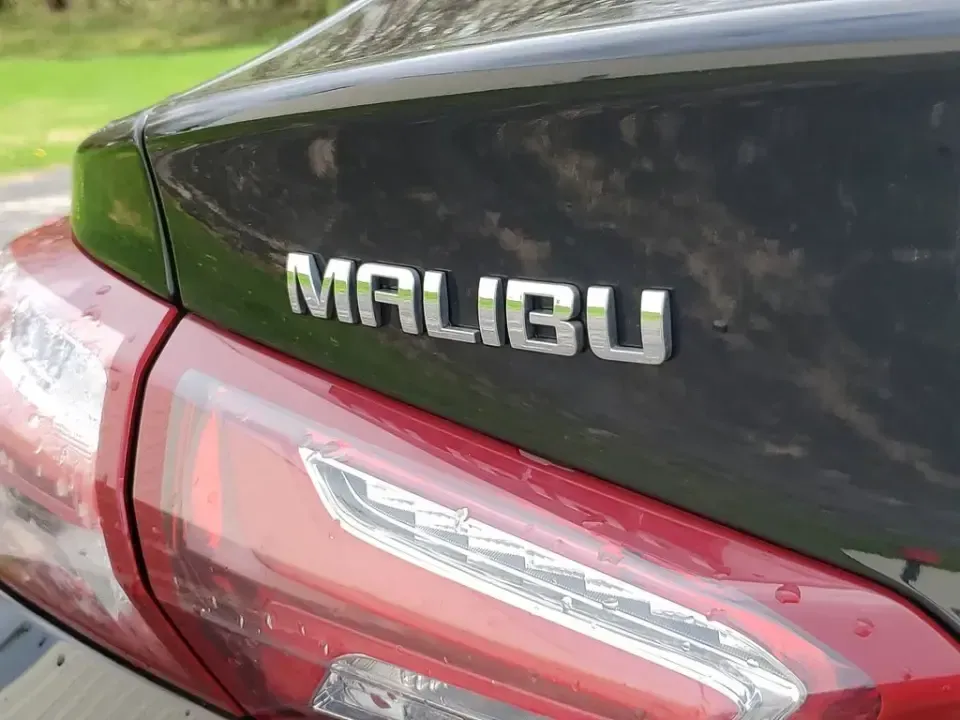 2020 /Jet Black Chevrolet Malibu LT (1G1ZD5ST3LF) with an 4 Cyl, 1.5L engine, CVT transmission, located at 6064 Gull Rd, Kalamazoo, MI, 49048, (269) 222-0088, 42.328388, -85.512924 - Need a smart, comfortable sedan that makes everyday life easier-whether you're commuting down Gull Rd to work, cruising I-94 toward Battle Creek, or planning a weekend date night downtown near Bronson Park? This 2020 Chevrolet Malibu LT is the kind of practical, stylish ride that fits real life in K - Photo#5