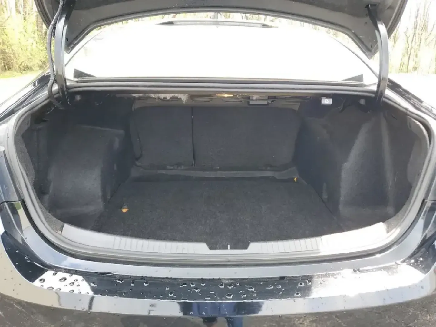 2020 /Jet Black Chevrolet Malibu LT (1G1ZD5ST3LF) with an 4 Cyl, 1.5L engine, CVT transmission, located at 6064 Gull Rd, Kalamazoo, MI, 49048, (269) 222-0088, 42.328388, -85.512924 - Need a smart, comfortable sedan that makes everyday life easier-whether you're commuting down Gull Rd to work, cruising I-94 toward Battle Creek, or planning a weekend date night downtown near Bronson Park? This 2020 Chevrolet Malibu LT is the kind of practical, stylish ride that fits real life in K - Photo#5