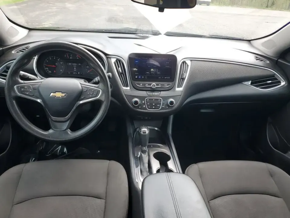 2020 /Jet Black Chevrolet Malibu LT (1G1ZD5ST3LF) with an 4 Cyl, 1.5L engine, CVT transmission, located at 6064 Gull Rd, Kalamazoo, MI, 49048, (269) 222-0088, 42.328388, -85.512924 - Need a smart, comfortable sedan that makes everyday life easier-whether you're commuting down Gull Rd to work, cruising I-94 toward Battle Creek, or planning a weekend date night downtown near Bronson Park? This 2020 Chevrolet Malibu LT is the kind of practical, stylish ride that fits real life in K - Photo#8