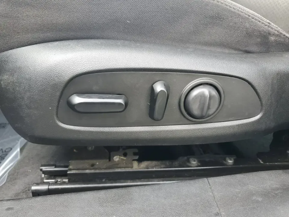 2020 /Jet Black Chevrolet Malibu LT (1G1ZD5ST3LF) with an 4 Cyl, 1.5L engine, CVT transmission, located at 6064 Gull Rd, Kalamazoo, MI, 49048, (269) 222-0088, 42.328388, -85.512924 - Need a smart, comfortable sedan that makes everyday life easier-whether you're commuting down Gull Rd to work, cruising I-94 toward Battle Creek, or planning a weekend date night downtown near Bronson Park? This 2020 Chevrolet Malibu LT is the kind of practical, stylish ride that fits real life in K - Photo#11