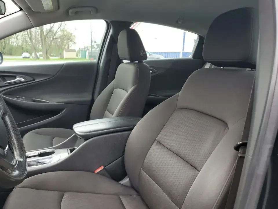 2020 /Jet Black Chevrolet Malibu LT (1G1ZD5ST3LF) with an 4 Cyl, 1.5L engine, CVT transmission, located at 6064 Gull Rd, Kalamazoo, MI, 49048, (269) 222-0088, 42.328388, -85.512924 - Need a smart, comfortable sedan that makes everyday life easier-whether you're commuting down Gull Rd to work, cruising I-94 toward Battle Creek, or planning a weekend date night downtown near Bronson Park? This 2020 Chevrolet Malibu LT is the kind of practical, stylish ride that fits real life in K - Photo#12