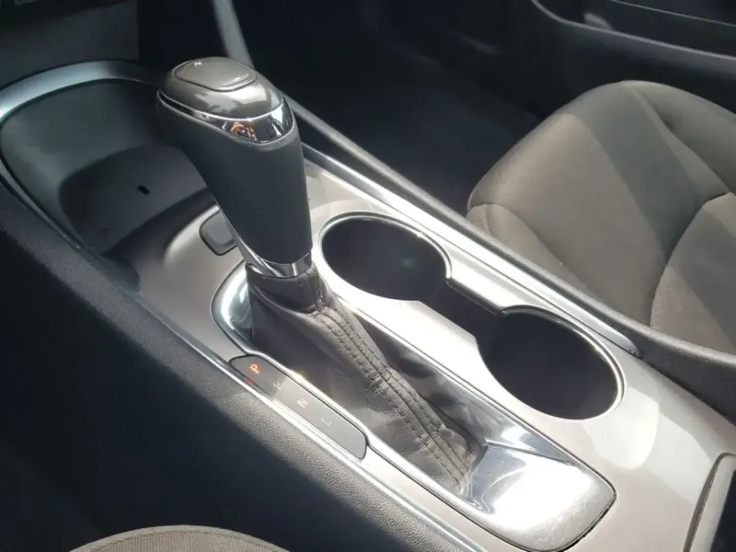 2020 /Jet Black Chevrolet Malibu LT (1G1ZD5ST3LF) with an 4 Cyl, 1.5L engine, CVT transmission, located at 6064 Gull Rd, Kalamazoo, MI, 49048, (269) 222-0088, 42.328388, -85.512924 - Need a smart, comfortable sedan that makes everyday life easier-whether you're commuting down Gull Rd to work, cruising I-94 toward Battle Creek, or planning a weekend date night downtown near Bronson Park? This 2020 Chevrolet Malibu LT is the kind of practical, stylish ride that fits real life in K - Photo#23