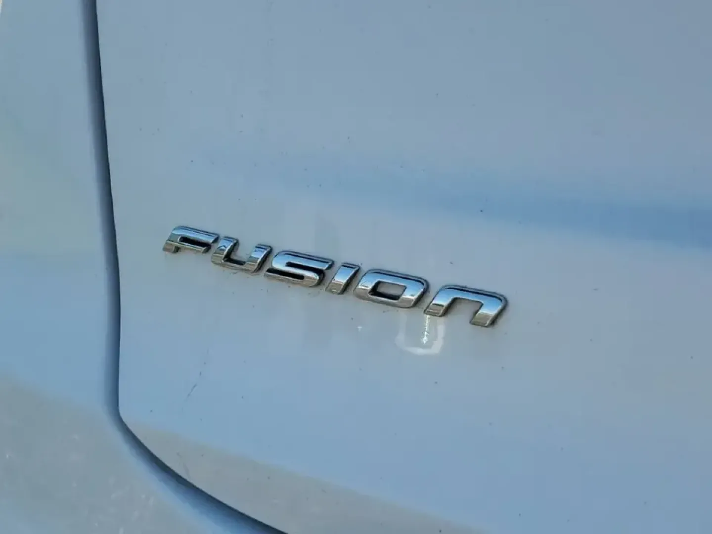 2020 /Ebony Ford Fusion SE (3FA6P0HD5LR) with an 4 Cyl, 1.5L engine, 6-speed automatic transmission, located at 6064 Gull Rd, Kalamazoo, MI, 49048, (269) 222-0088, 42.328388, -85.512924 - Need a smart, comfortable commuter that can handle the daily grind from Downtown Kalamazoo to Portage-then stretch its legs for a weekend run up Gull Road toward Gull Lake? This 2020 Ford Fusion SE is a practical, tech-forward sedan built for real life: long commutes, campus drop-offs, and road-trip - Photo#5