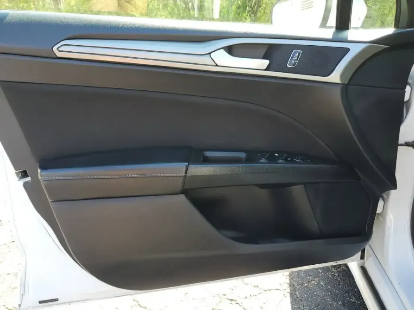 2020 /Ebony Ford Fusion SE (3FA6P0HD5LR) with an 4 Cyl, 1.5L engine, 6-speed automatic transmission, located at 6064 Gull Rd, Kalamazoo, MI, 49048, (269) 222-0088, 42.328388, -85.512924 - Need a smart, comfortable commuter that can handle the daily grind from Downtown Kalamazoo to Portage-then stretch its legs for a weekend run up Gull Road toward Gull Lake? This 2020 Ford Fusion SE is a practical, tech-forward sedan built for real life: long commutes, campus drop-offs, and road-trip - Photo#12