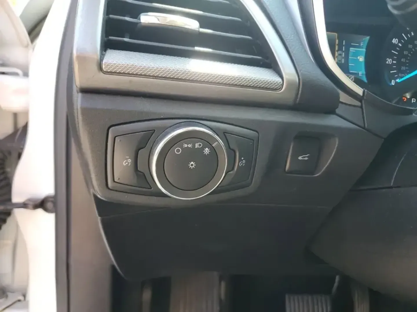 2020 /Ebony Ford Fusion SE (3FA6P0HD5LR) with an 4 Cyl, 1.5L engine, 6-speed automatic transmission, located at 6064 Gull Rd, Kalamazoo, MI, 49048, (269) 222-0088, 42.328388, -85.512924 - Need a smart, comfortable commuter that can handle the daily grind from Downtown Kalamazoo to Portage-then stretch its legs for a weekend run up Gull Road toward Gull Lake? This 2020 Ford Fusion SE is a practical, tech-forward sedan built for real life: long commutes, campus drop-offs, and road-trip - Photo#17