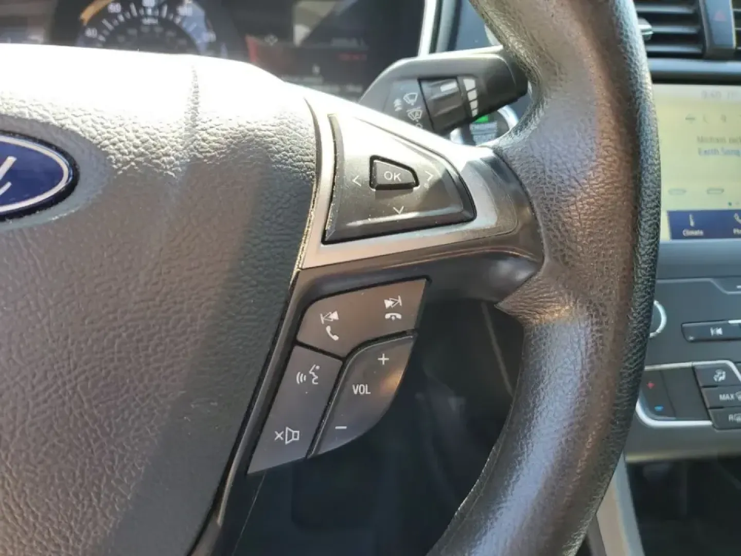 2020 /Ebony Ford Fusion SE (3FA6P0HD5LR) with an 4 Cyl, 1.5L engine, 6-speed automatic transmission, located at 6064 Gull Rd, Kalamazoo, MI, 49048, (269) 222-0088, 42.328388, -85.512924 - Need a smart, comfortable commuter that can handle the daily grind from Downtown Kalamazoo to Portage-then stretch its legs for a weekend run up Gull Road toward Gull Lake? This 2020 Ford Fusion SE is a practical, tech-forward sedan built for real life: long commutes, campus drop-offs, and road-trip - Photo#20