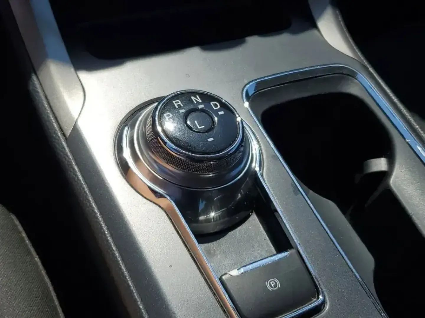 2020 /Ebony Ford Fusion SE (3FA6P0HD5LR) with an 4 Cyl, 1.5L engine, 6-speed automatic transmission, located at 6064 Gull Rd, Kalamazoo, MI, 49048, (269) 222-0088, 42.328388, -85.512924 - Need a smart, comfortable commuter that can handle the daily grind from Downtown Kalamazoo to Portage-then stretch its legs for a weekend run up Gull Road toward Gull Lake? This 2020 Ford Fusion SE is a practical, tech-forward sedan built for real life: long commutes, campus drop-offs, and road-trip - Photo#26