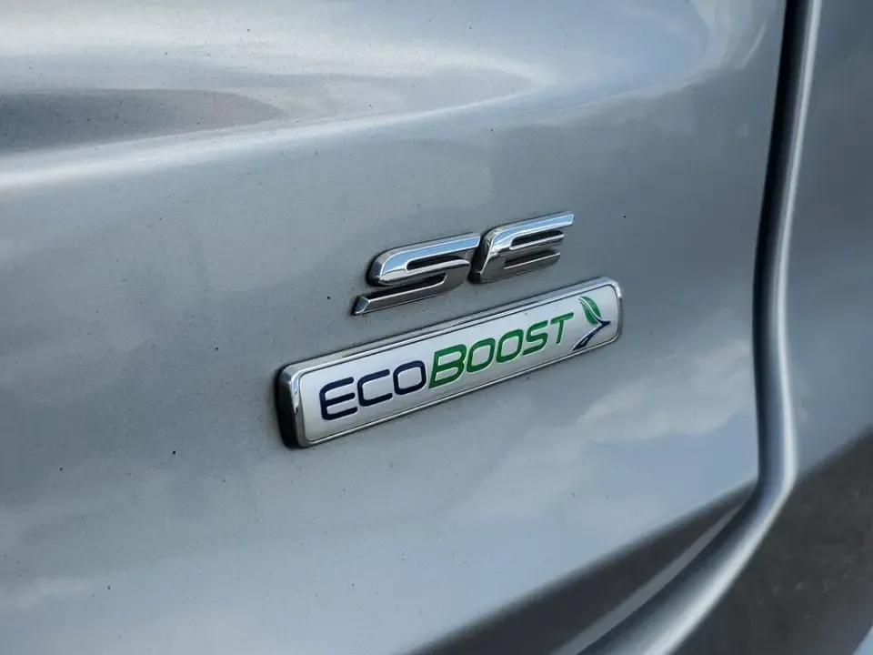 2020 Silver Metallic /Ebony Ford Fusion SE (3FA6P0HD6LR) with an 1.5L EcoBoost engine, Automatic transmission, located at 6064 Gull Rd, Kalamazoo, MI, 49048, (269) 222-0088, 42.328388, -85.512924- Photo#12