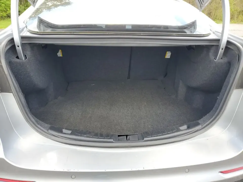 2020 Silver Metallic /Ebony Ford Fusion SE (3FA6P0HD6LR) with an 1.5L EcoBoost engine, Automatic transmission, located at 6064 Gull Rd, Kalamazoo, MI, 49048, (269) 222-0088, 42.328388, -85.512924- Photo#14