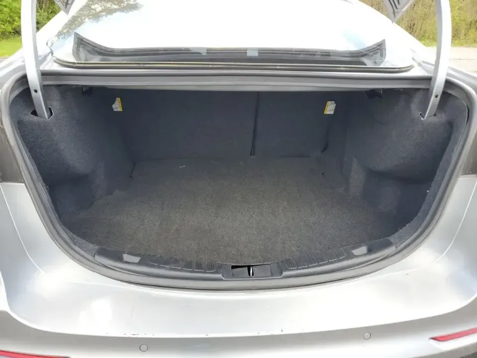 2020 /Ebony Ford Fusion SE (3FA6P0HD6LR) with an 4 Cyl, 1.5L engine, 6-speed automatic transmission, located at 6064 Gull Rd, Kalamazoo, MI, 49048, (269) 222-0088, 42.328388, -85.512924 - Whether you're commuting down Gull Road every weekday, shuttling the family between school, practice, and errands, or planning a weekend escape up to Lake Michigan, this 2020 Ford Fusion SE is the kind of practical, comfortable sedan that fits real-life schedules. With its efficient 1.5L EcoBoost po - Photo#7