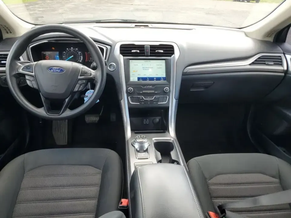 2020 /Ebony Ford Fusion SE (3FA6P0HD6LR) with an 4 Cyl, 1.5L engine, 6-speed automatic transmission, located at 6064 Gull Rd, Kalamazoo, MI, 49048, (269) 222-0088, 42.328388, -85.512924 - Whether you're commuting down Gull Road every weekday, shuttling the family between school, practice, and errands, or planning a weekend escape up to Lake Michigan, this 2020 Ford Fusion SE is the kind of practical, comfortable sedan that fits real-life schedules. With its efficient 1.5L EcoBoost po - Photo#9