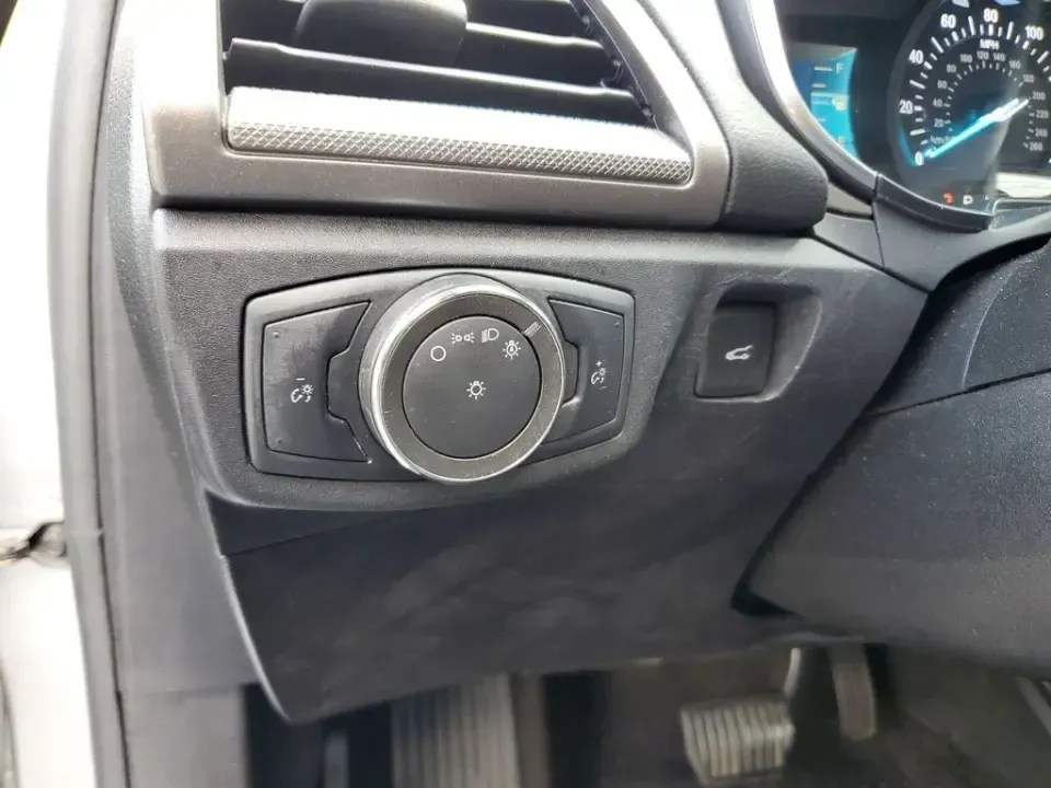 2020 /Ebony Ford Fusion SE (3FA6P0HD6LR) with an 4 Cyl, 1.5L engine, 6-speed automatic transmission, located at 6064 Gull Rd, Kalamazoo, MI, 49048, (269) 222-0088, 42.328388, -85.512924 - Whether you're commuting down Gull Road every weekday, shuttling the family between school, practice, and errands, or planning a weekend escape up to Lake Michigan, this 2020 Ford Fusion SE is the kind of practical, comfortable sedan that fits real-life schedules. With its efficient 1.5L EcoBoost po - Photo#14