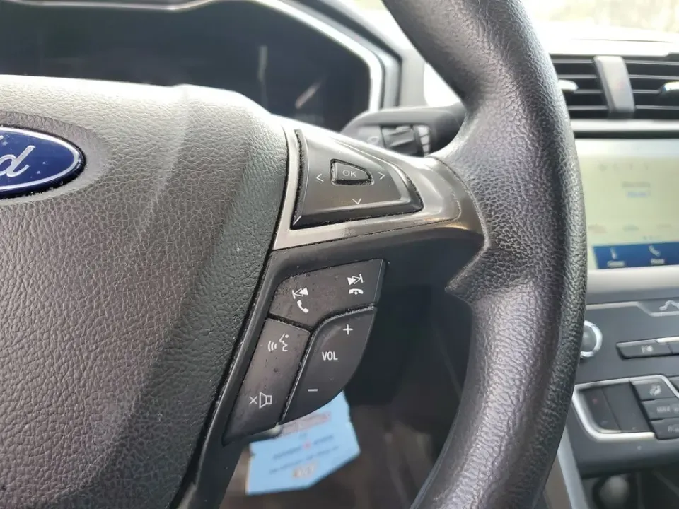 2020 Silver Metallic /Ebony Ford Fusion SE (3FA6P0HD6LR) with an 1.5L EcoBoost engine, Automatic transmission, located at 6064 Gull Rd, Kalamazoo, MI, 49048, (269) 222-0088, 42.328388, -85.512924- Photo#34
