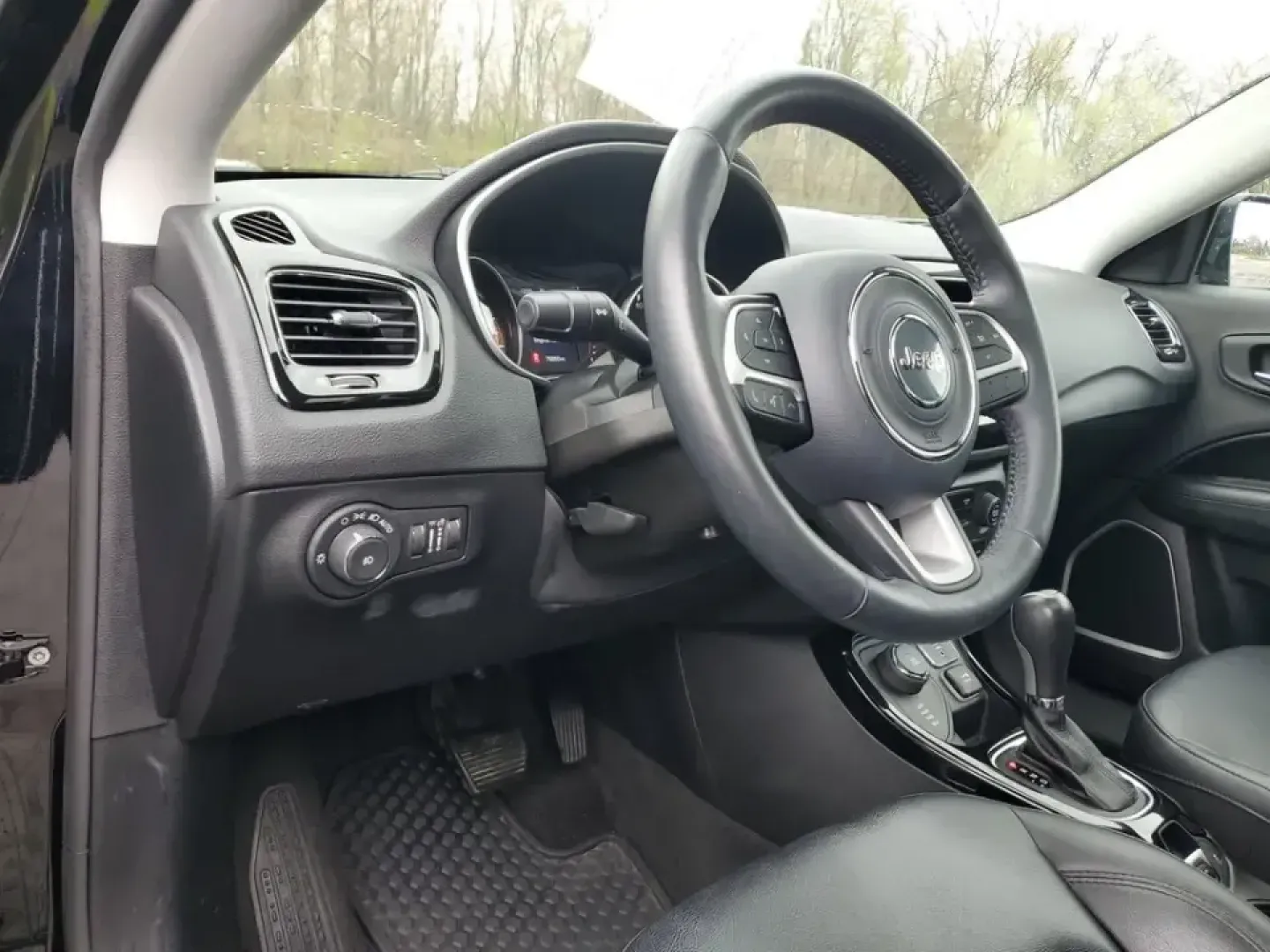 2019 /Black Jeep Compass Altitude (3C4NJDBB2KT) with an 4 Cyl, 2.4L engine, 9-speed automatic transmission, located at 6064 Gull Rd, Kalamazoo, MI, 49048, (269) 222-0088, 42.328388, -85.512924 - Picture your next Michigan weekend: packing up for a fall color drive to Gull Lake, heading out before sunrise for a hike at Kalamazoo Nature Center, or confidently commuting through lake-effect snow on I-94. This 2019 Jeep Compass Altitude 4WD is built for real life in Kalamazoo-comfortable for dai - Photo#14