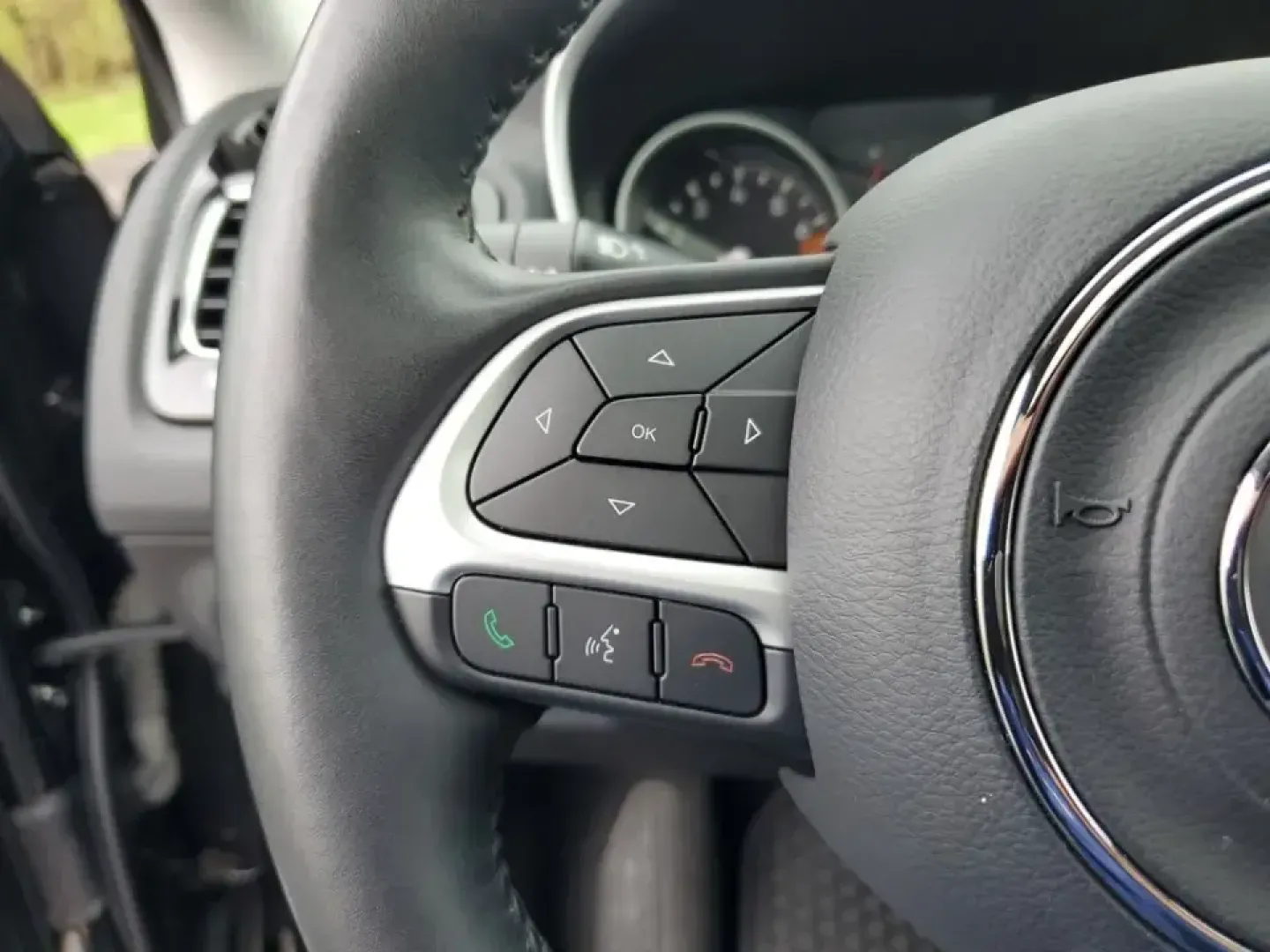 2019 /Black Jeep Compass Altitude (3C4NJDBB2KT) with an 4 Cyl, 2.4L engine, 9-speed automatic transmission, located at 6064 Gull Rd, Kalamazoo, MI, 49048, (269) 222-0088, 42.328388, -85.512924 - Picture your next Michigan weekend: packing up for a fall color drive to Gull Lake, heading out before sunrise for a hike at Kalamazoo Nature Center, or confidently commuting through lake-effect snow on I-94. This 2019 Jeep Compass Altitude 4WD is built for real life in Kalamazoo-comfortable for dai - Photo#17